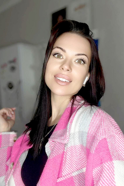 Captivating Elegance: Anastasiia, 36 y.o. from Odesa, Ukraine — VeronikaLove