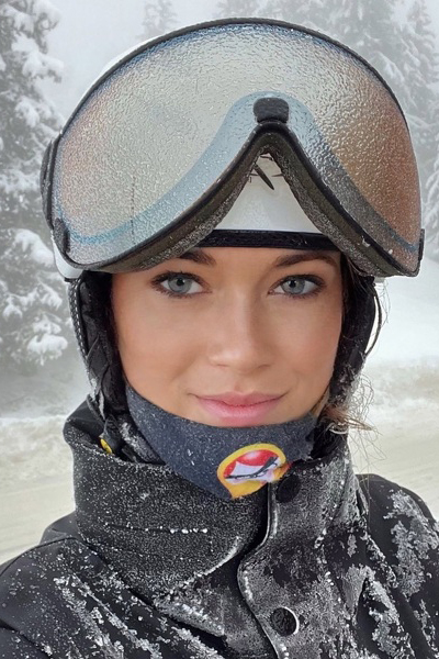 Magnetic Allure: Anastasia, 30 y.o. from Kyiv, Ukraine — VeronikaLove