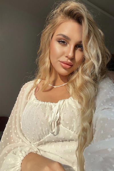 Enigmatic Beauty: Anna, 23 y.o. from Odesa, Ukraine — VeronikaLove