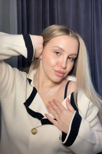 Enigmatic Beauty: Anna, 23 y.o. from Odesa, Ukraine — VeronikaLove