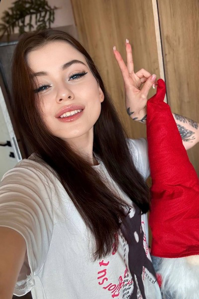 Enchanting Gaze: Alevtina, 21 y.o. from Kyiv, Ukraine — VeronikaLove