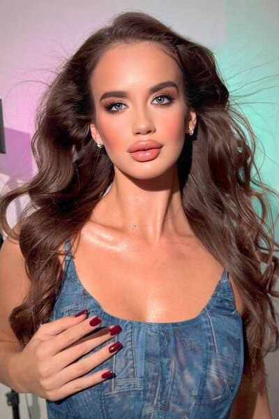 Whimsical Wonder: Olga, 19 y.o. from Uman, Ukraine — VeronikaLove