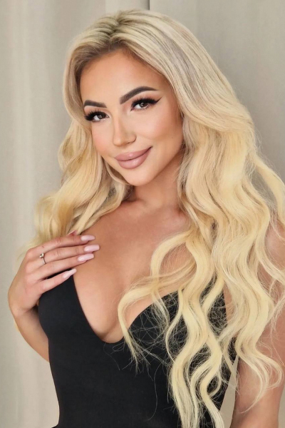 Dazzling Aura: Aleksandra Magdalena, 27 y.o. from Warszawa, Poland — VeronikaLove