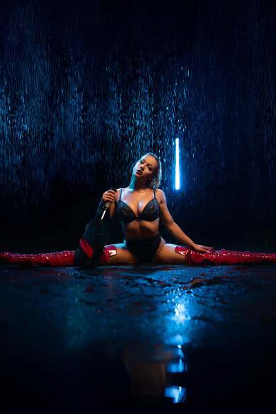 Dazzling Aura: Aleksandra Magdalena, 27 y.o. from Warszawa, Poland — VeronikaLove