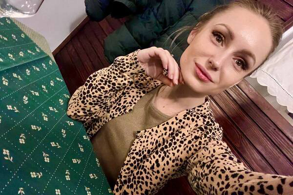 Captivating Aura: Khrystyna, 35 y.o. from Budapest Fovaros, Hungary — VeronikaLove