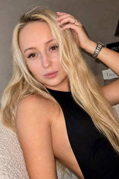 Captivating Aura: Khrystyna, 36 y.o. from Budapest Fovaros, Hungary — VeronikaLove