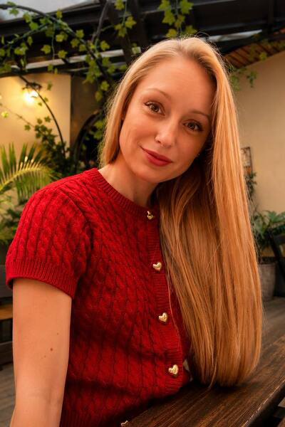 Captivating Aura: Khrystyna, 36 y.o. from Budapest Fovaros, Hungary — VeronikaLove