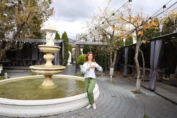 Alluring Liudmila, 49 y.o. from Khmelnytskyi, Ukraine with Brown hair — VeronikaLove