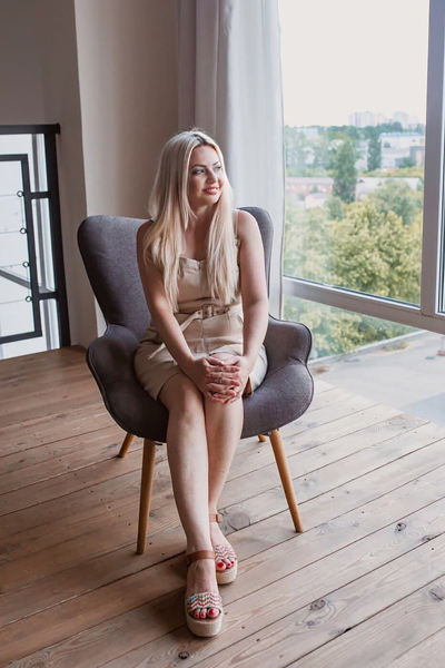 Enigmatic Beauty: Yana, 50 y.o. from Kyiv, Ukraine — VeronikaLove