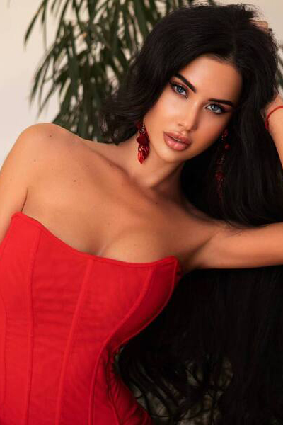 Magnetic Allure: Aleksandra, 26 y.o. from Kyiv, Ukraine — VeronikaLove