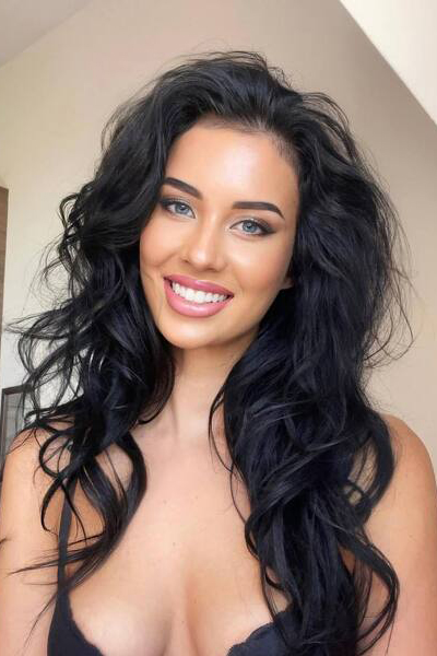 Magnetic Allure: Aleksandra, 26 y.o. from Kyiv, Ukraine — VeronikaLove