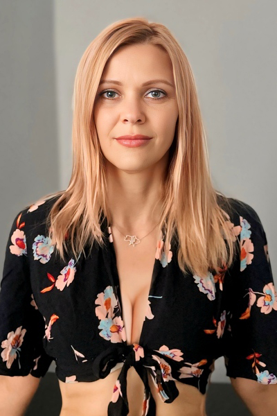 Enigmatic Beauty: Olga, 43 y.o. from Kyiv region, Ukraine — VeronikaLove