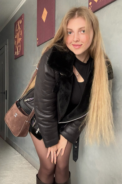 Dazzling Victoriia, 26 y.o. from Zakarpattia region, Ukraine with Blonde hair — VeronikaLove