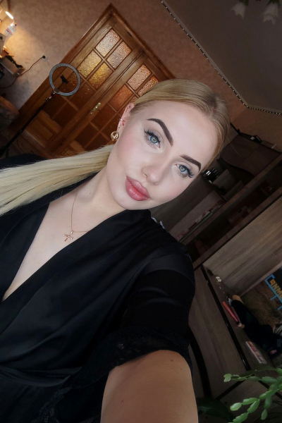 Serene Kateryna, 21 y.o. from Rivne, Ukraine with Blonde hair — VeronikaLove