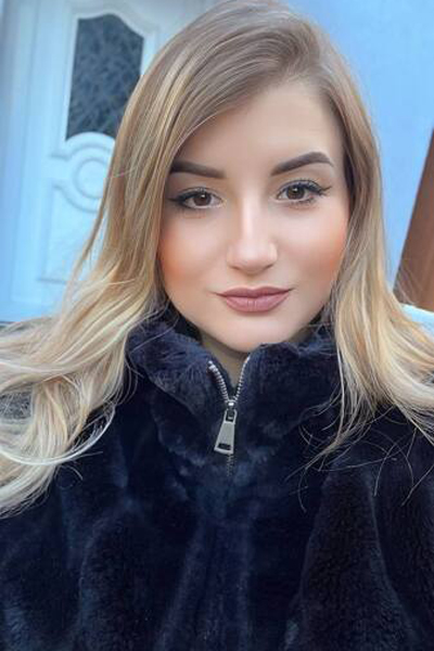 Enchanting Charisma: Viktoria, 30 y.o. from Odesa, Ukraine — VeronikaLove