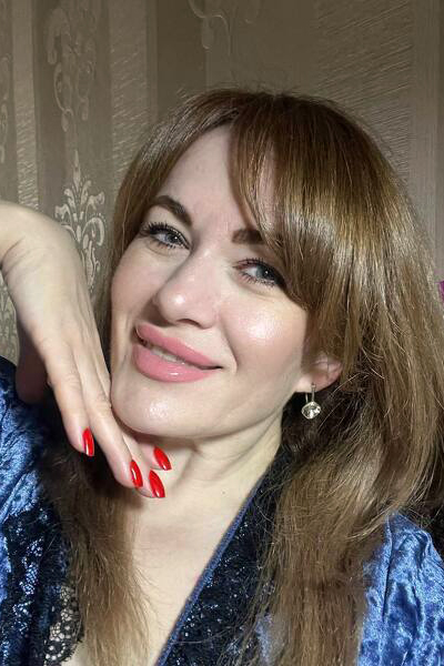 Captivating Gaze: Ludmila, 46 y.o. from Dnipro, Ukraine — VeronikaLove