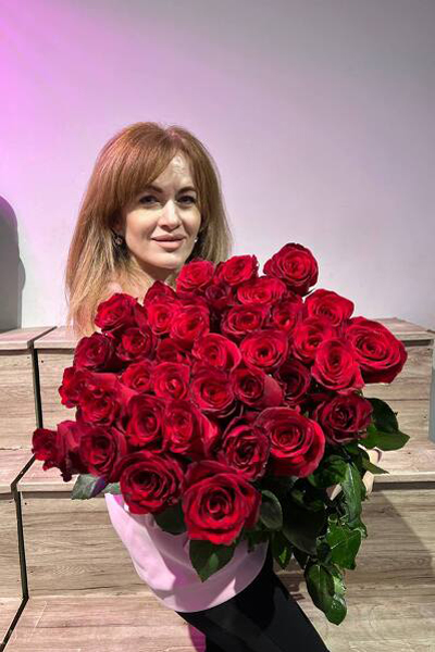 Captivating Gaze: Ludmila, 46 y.o. from Dnipro, Ukraine — VeronikaLove