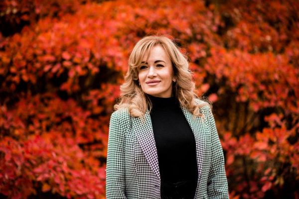 Captivating Gaze: Ludmila, 46 y.o. from Dnipro, Ukraine — VeronikaLove