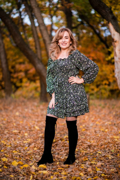 Captivating Gaze: Ludmila, 46 y.o. from Dnipro, Ukraine — VeronikaLove