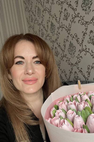 Captivating Gaze: Ludmila, 46 y.o. from Dnipro, Ukraine — VeronikaLove