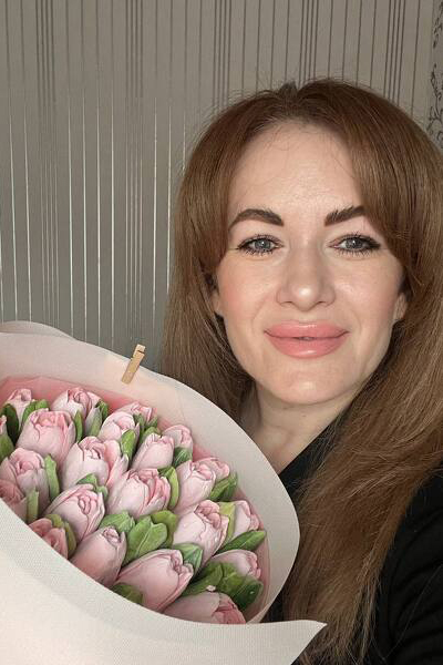 Captivating Gaze: Ludmila, 46 y.o. from Dnipro, Ukraine — VeronikaLove