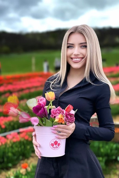 Divine Radiance: Natalya, 26 y.o. from Kropyvnytskyi, Ukraine — VeronikaLove