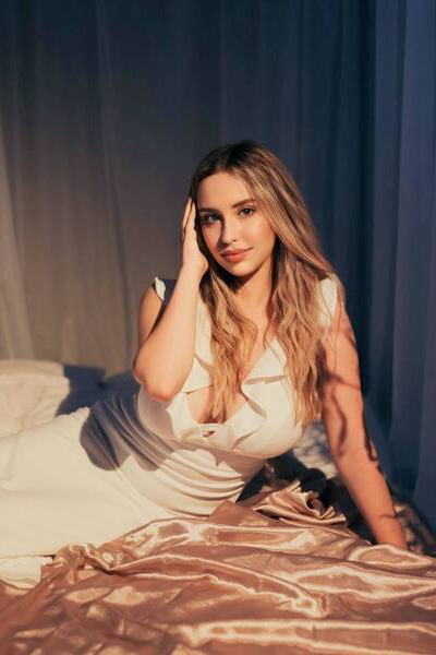 Graceful Charm: Valeria, 20 y.o. from Chisinau, Moldova — VeronikaLove