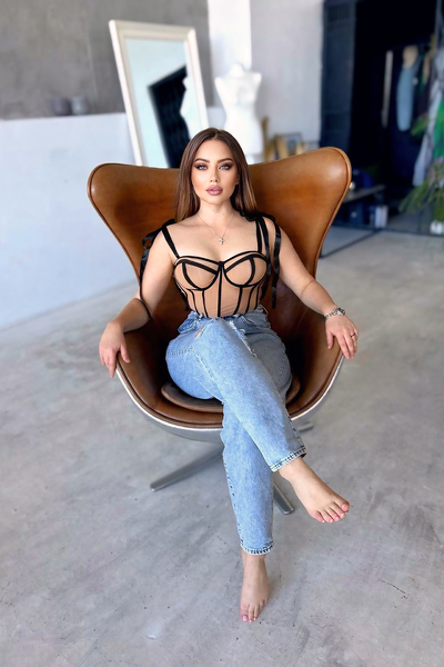 Enigmatic Beauty: Anastasiia, 37 y.o. from Kyiv, Ukraine — VeronikaLove