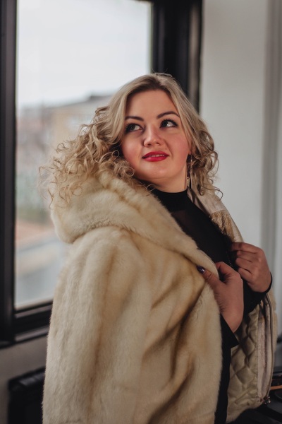 Enchanting Presence: Olena, 45 y.o. from Kharkiv, Ukraine — VeronikaLove