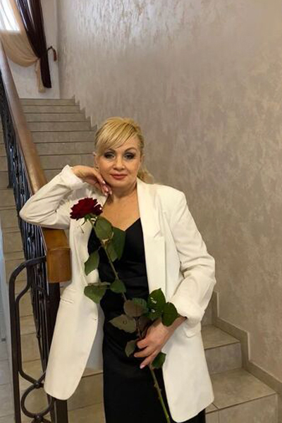 Captivating Radiance: Olena, 57 y.o. from Dnipro, Ukraine — VeronikaLove