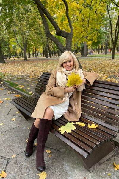 Captivating Radiance: Olena, 57 y.o. from Dnipro, Ukraine — VeronikaLove