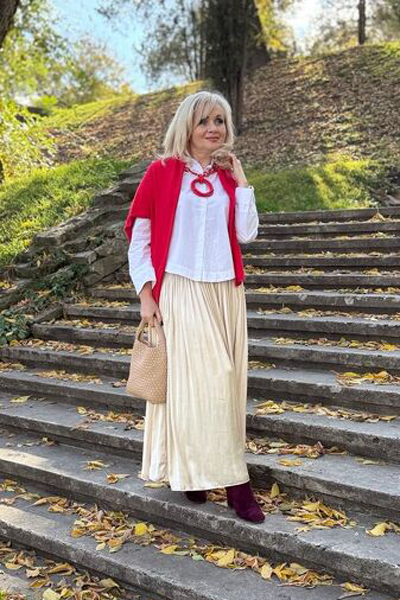 Captivating Radiance: Olena, 57 y.o. from Dnipro, Ukraine — VeronikaLove