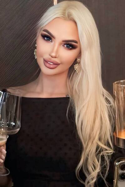 Captivating Beauty: Daria, 30 y.o. from Dnipro, Ukraine — VeronikaLove