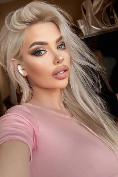 Captivating Beauty: Daria, 30 y.o. from Dnipro, Ukraine — VeronikaLove