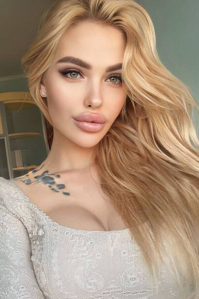 Captivating Beauty: Daria, 30 y.o. from Dnipro, Ukraine — VeronikaLove