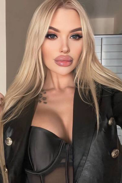 Captivating Beauty: Daria, 30 y.o. from Dnipro, Ukraine — VeronikaLove