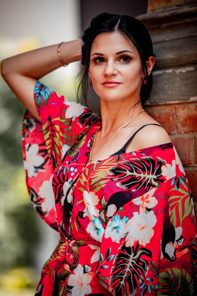 Magnetic Allure: Solomia, 34 y.o. from Chernivtsi, Ukraine — VeronikaLove