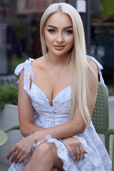 Enchanting Gaze: Darina, 24 y.o. from Dnipro, Ukraine — VeronikaLove