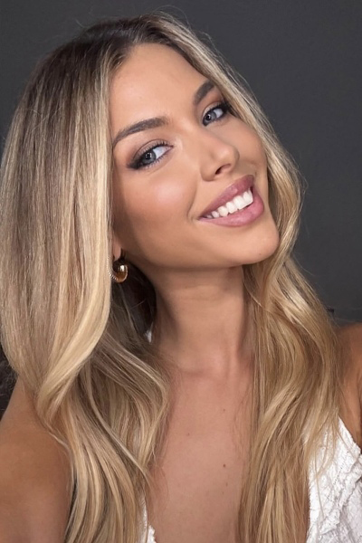 Elegant Enchantment: Patricia Alexandra, 28 y.o. from Zaragoza, Spain — VeronikaLove