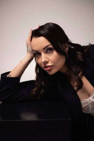 Mystical Allure: Ekaterina, 34 y.o. from Chernihiv, Ukraine — VeronikaLove
