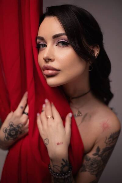 Mystical Allure: Ekaterina, 34 y.o. from Chernihiv, Ukraine — VeronikaLove