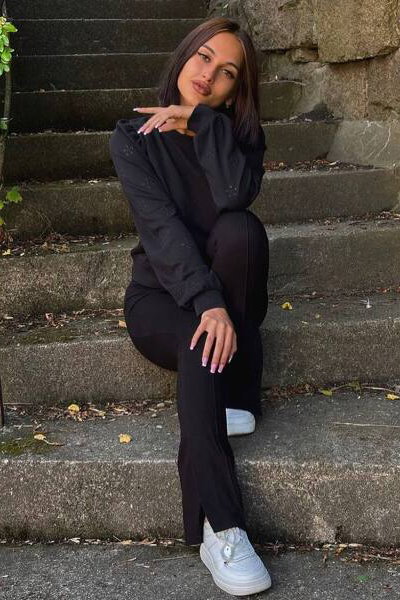 Glamorous Presence: Daryna, 20 y.o. from Mykolaiv, Ukraine — VeronikaLove