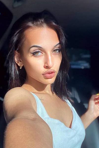 Glamorous Presence: Daryna, 20 y.o. from Mykolaiv, Ukraine — VeronikaLove