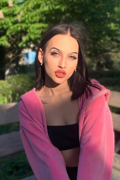 Glamorous Presence: Daryna, 20 y.o. from Mykolaiv, Ukraine — VeronikaLove