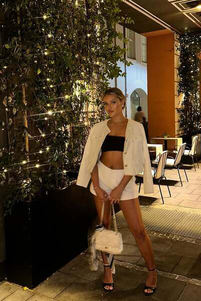 Enchanting Presence: Sofiya, 19 y.o. from Munich, Germany — VeronikaLove