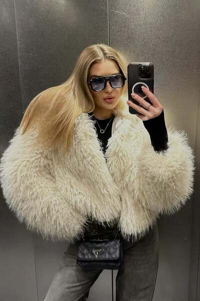Enchanting Presence: Sofiya, 19 y.o. from Munich, Germany — VeronikaLove