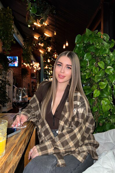 Radiant Allure: Katerina, 27 y.o. from Rivne, Ukraine — VeronikaLove