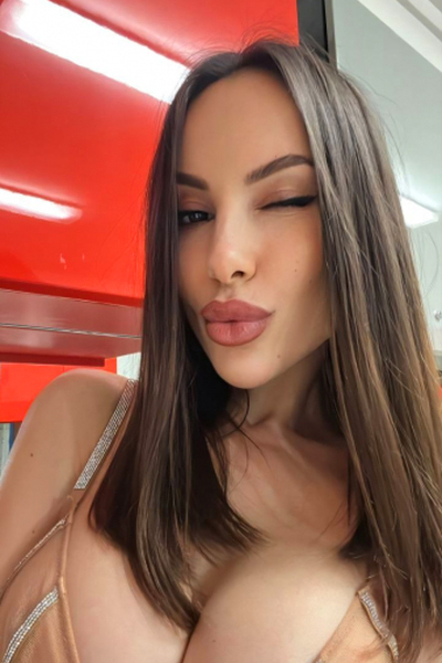 Enthralling Gaze: Alla, 36 y.o. from Odesa, Ukraine — VeronikaLove