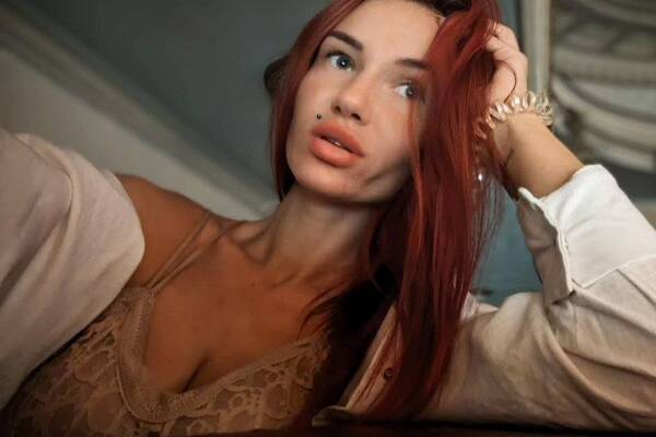 Alluring Olena, 32 y.o. from Dnipro, Ukraine with Red hair — VeronikaLove