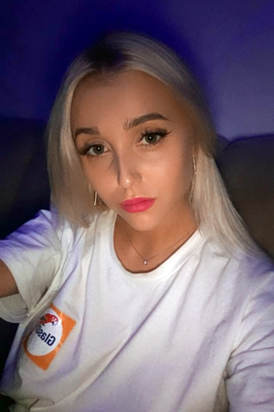 Timeless Elegance: Anastasiya, 25 y.o. from Kyiv, Ukraine — VeronikaLove